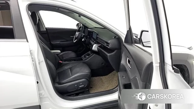 Hyundai Kona (SX2) 2024 Белый из Кореи, фото 2