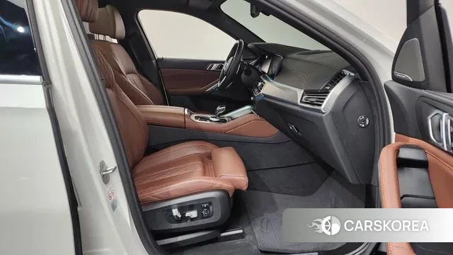 BMW X6 (G06) 2022 Белый из Кореи, фото 2