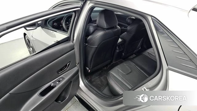 Hyundai Avante (CN7) 2021 Серебристо-серый из Кореи, фото 2