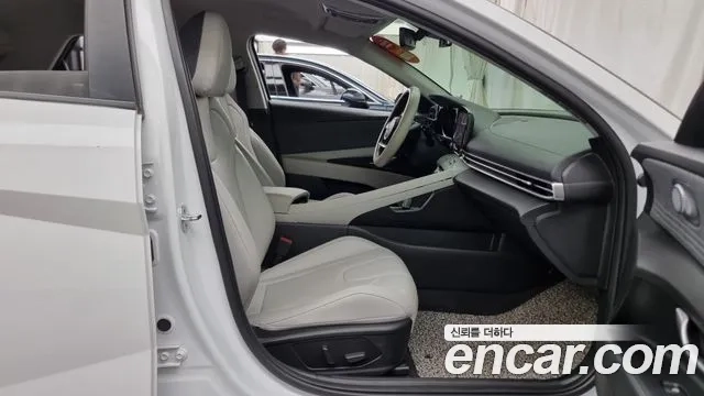 Hyundai Avante Hybrid (CN7) 2022 Белый из Кореи, фото 2