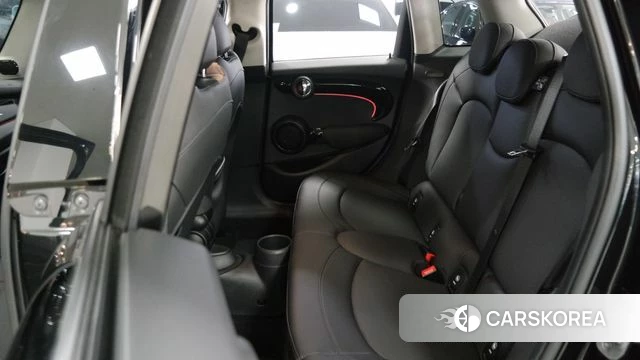 Mini Cooper 2023 Черный из Кореи, фото 2