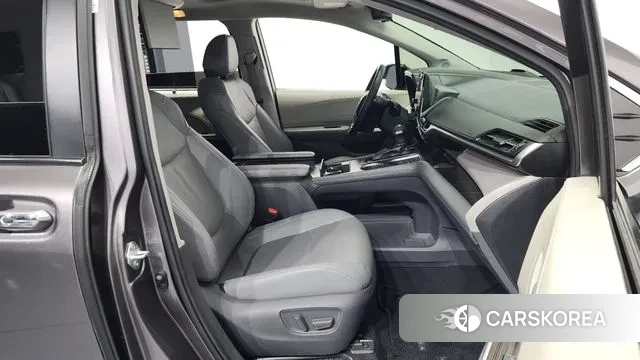 Toyota Sienna 4th Generation 2021 Серый из Кореи, фото 2