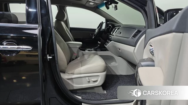 Kia The New Carnival 2019 Черный из Кореи, фото 2