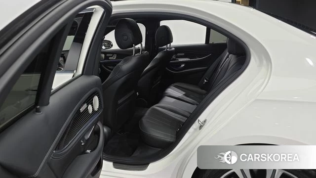 Mercedes-Benz E-Class W213 2021 Белый из Кореи, фото 2