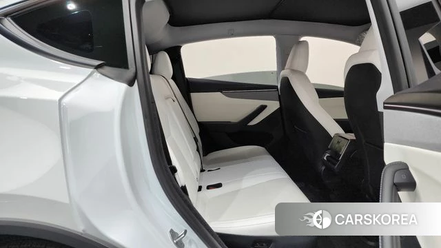 Tesla Model Y 2025 Белый из Кореи, фото 2
