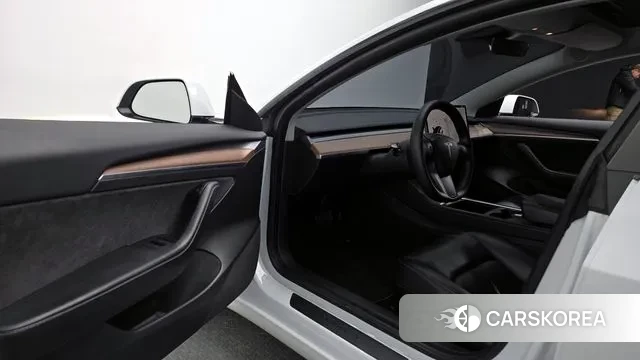 Tesla Model 3 2021 Белый из Кореи, фото 2
