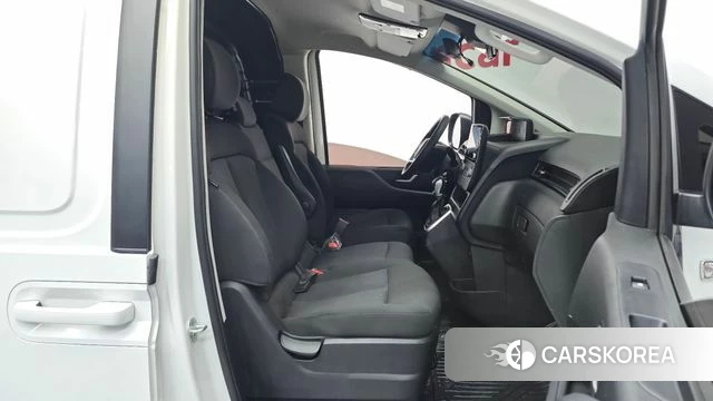 Hyundai Staria 2021 Белый из Кореи, фото 2