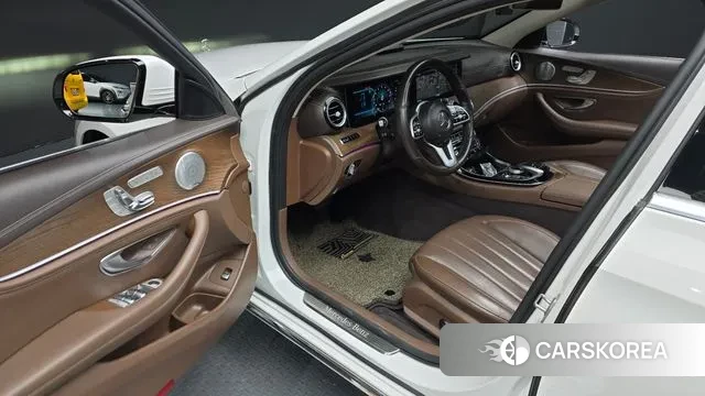 Mercedes-Benz E-Class W213 2019 Белый из Кореи, фото 2
