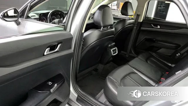 Kia K5 3rd generation 2023 Серебряный из Кореи, фото 2