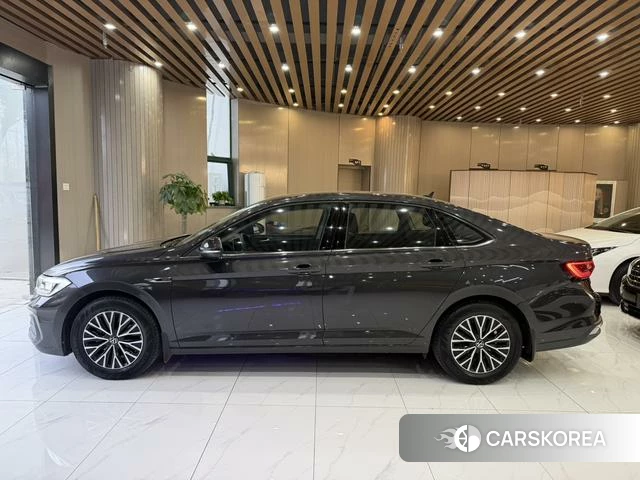 Volkswagen Sagitar 2023 Темно-серый из Китая, фото 2