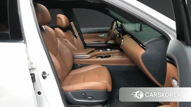 Genesis GV70 2022 Белый из Кореи, фото 2