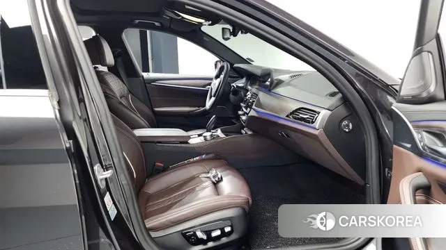 BMW 5 Series (G30) id 3253602 из Кореи 2