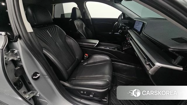 Hyundai Grandeur (GN7) 2025 Серебристо-серый из Кореи, фото 2