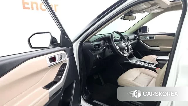 Ford Explorer 6th Generation 2021 Белый из Кореи, фото 2