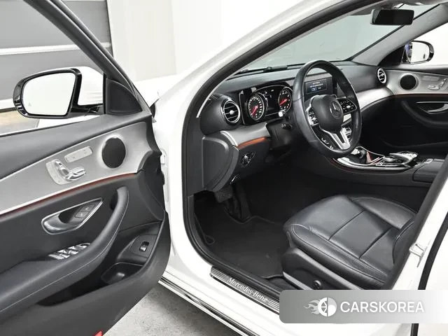 Mercedes-Benz E-Class W213 2019 Белый из Кореи, фото 2