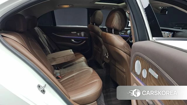 Mercedes-Benz E-Class W213 2020 Белый из Кореи, фото 2