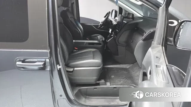 Hyundai Staria 2021 Серый из Кореи, фото 2