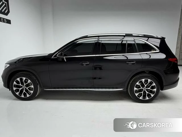 Mercedes-Benz GLC 2024 Черный из Китая, фото 2