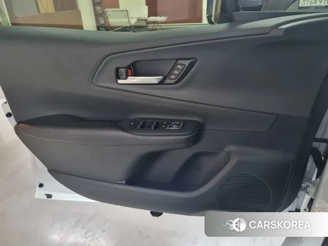 Toyota Prius 5th Generation 2023 Белый из Кореи, фото 2