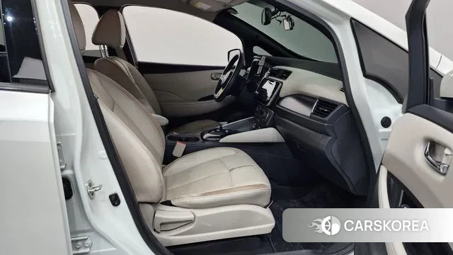 Nissan Leaf (ZE1) 2019 Белый из Кореи, фото 2