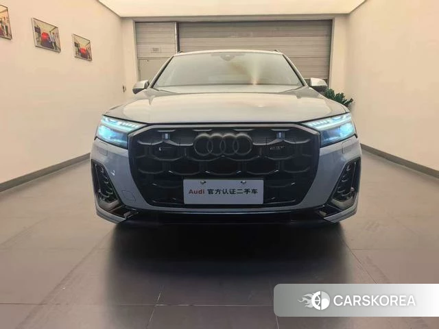 Audi SQ7 2024 Серебристо-серый из Китая, фото 2