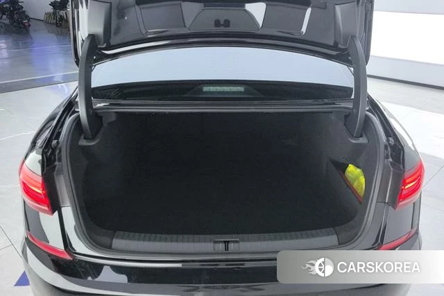 Volkswagen Passat 2023 Черный из Китая, фото 2