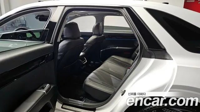 Hyundai Grandeur Hybrid (GN7) id 2426007 из Кореи 2