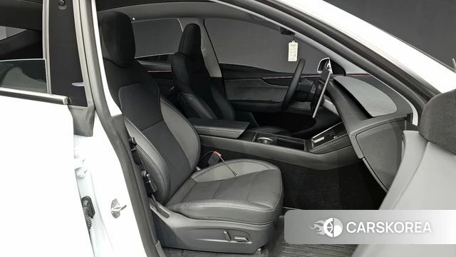 Tesla Model Y 2025 Белый из Кореи, фото 2