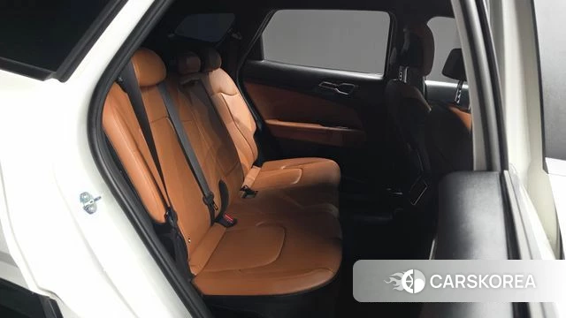 Kia Sportage 5th Generation 2023 Белый из Кореи, фото 2