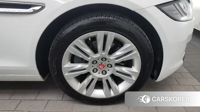 Jaguar XF (X260) 2018 Белый из Кореи, фото 2