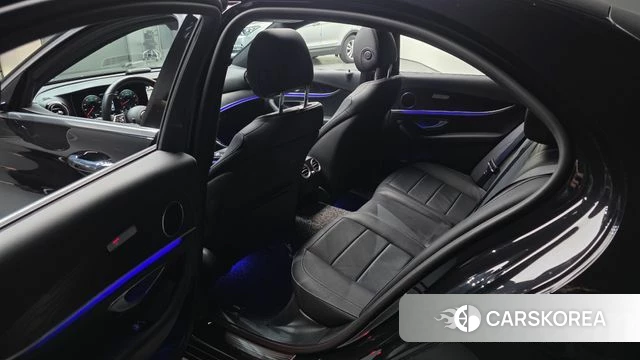 Mercedes-Benz E-Class W213 2022 Черный из Кореи, фото 2