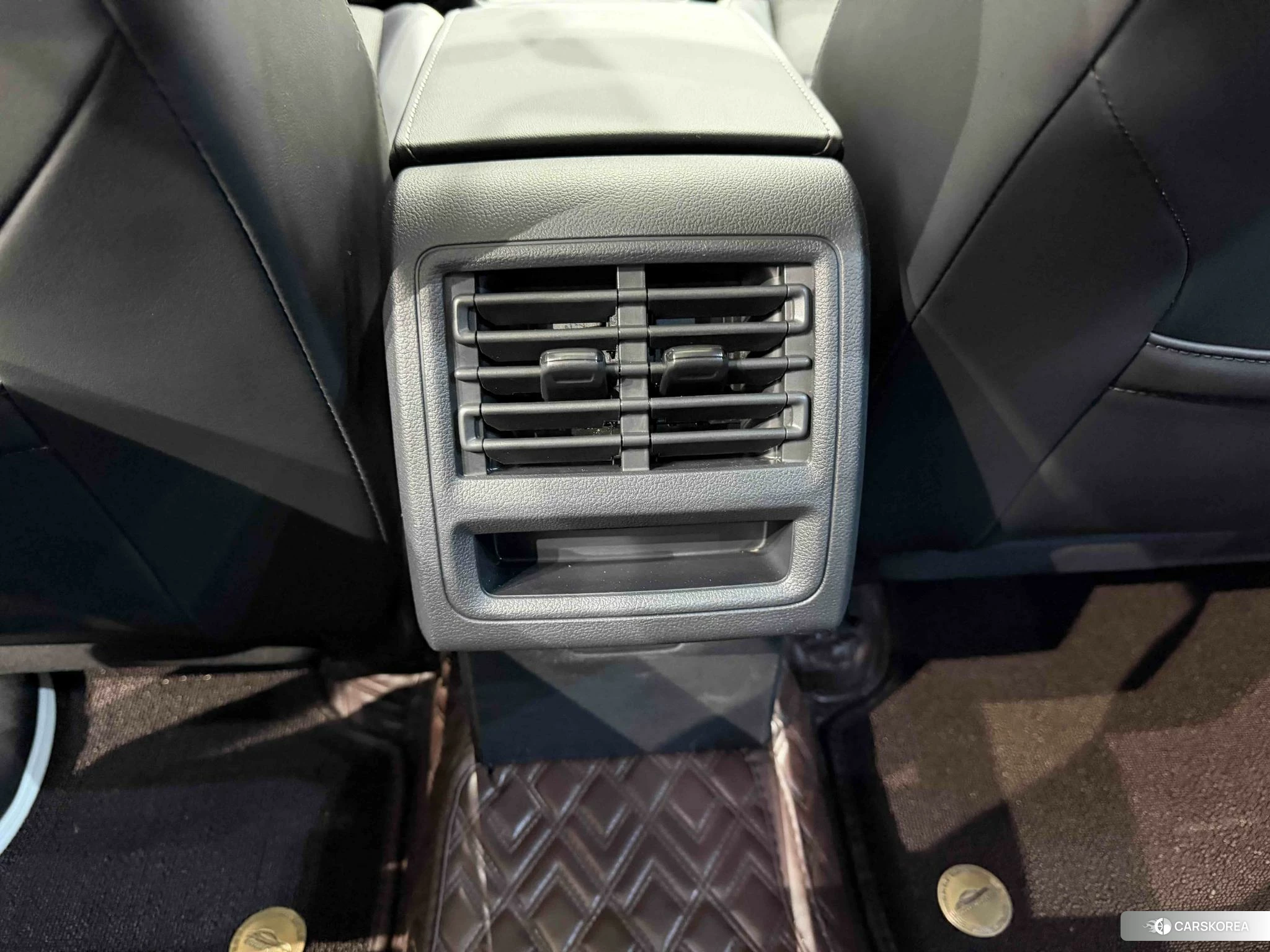 Volkswagen Golf 2023 Белый из Китая, фото 2