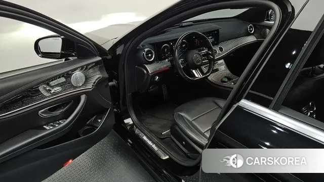 Mercedes-Benz E-Class W213 2020 Черный из Кореи, фото 2