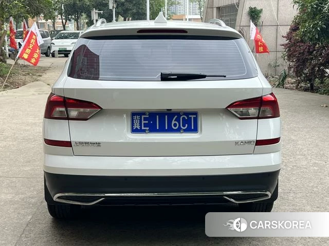 Skoda Komick 2022 Белый из Китая, фото 2