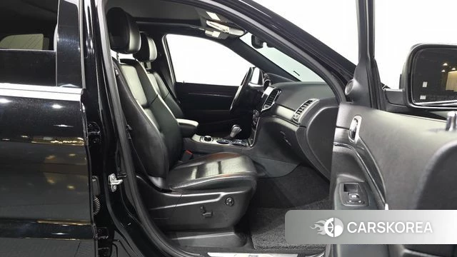 Jeep Grand Cherokee 2019 Черный из Кореи, фото 2