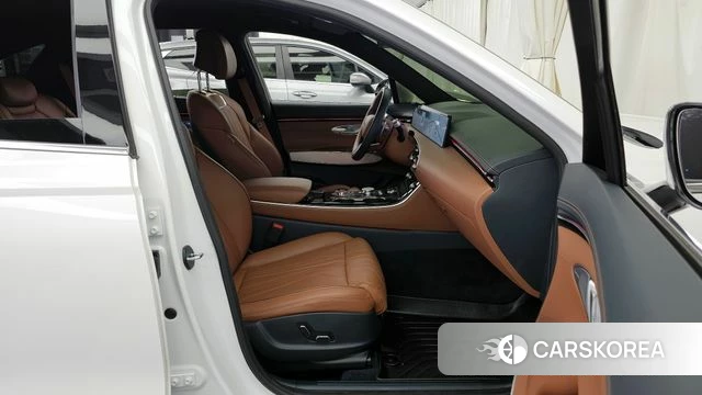 Genesis GV70 2025 Белый из Кореи, фото 2