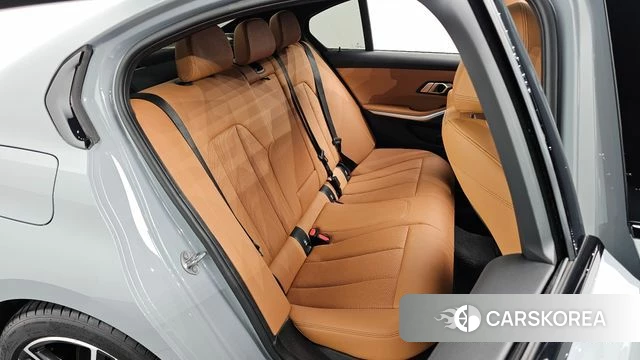 BMW 3 Series (G20) 2024 Серебристо-серый из Кореи, фото 2