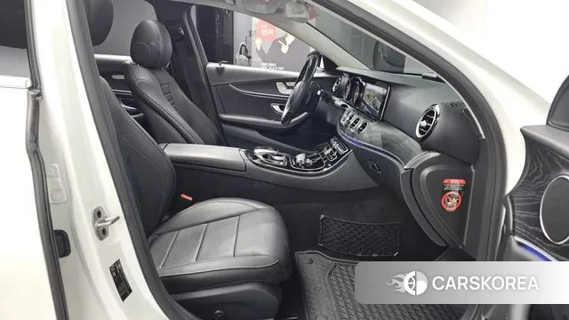 Mercedes-Benz E-Class W213 2019 Белый из Кореи, фото 2