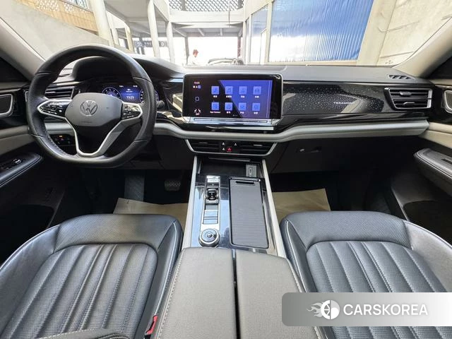 Volkswagen Tourang 2022 Черный из Китая, фото 2