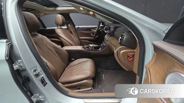 Mercedes-Benz E-Class W213 2019 Серебряный из Кореи, фото 2