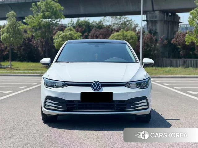 Volkswagen Golf 2024 Белый из Китая, фото 2