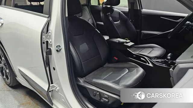 Kia Di Ol Nu Niro 2022 Белый из Кореи, фото 2