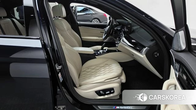 BMW 5 Series (G30) 2022 Черный из Кореи, фото 2