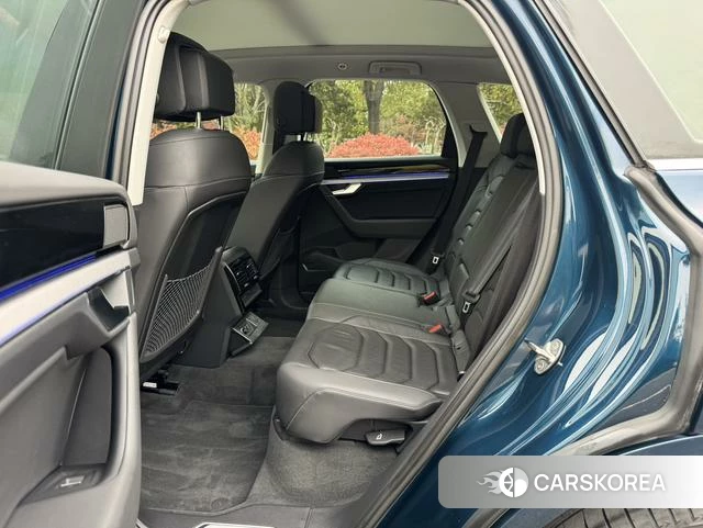 Volkswagen Touareg 2023 Синий из Китая, фото 2