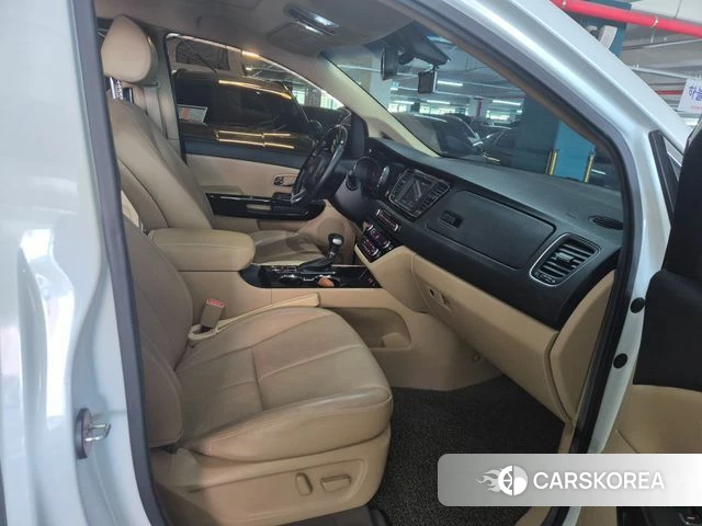 Kia The New Carnival 2018 Белый из Кореи, фото 2