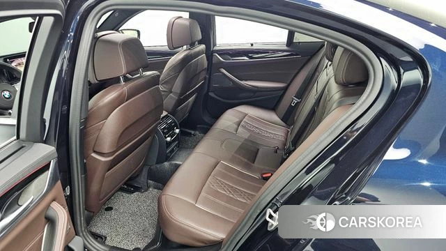 BMW 5 Series (G30) 2022 Черный из Кореи, фото 2
