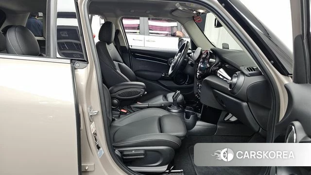 Mini Cooper 2023 Серебристо-серый из Кореи, фото 2