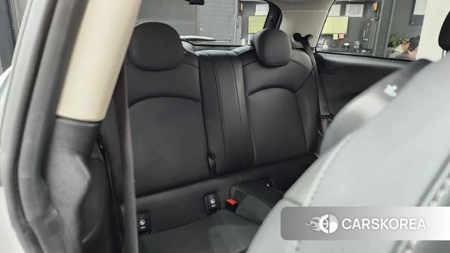 Mini Cooper 2023 Белый из Кореи, фото 2