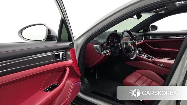 Porsche Panamera (971) 2021 Серебряный из Кореи, фото 2