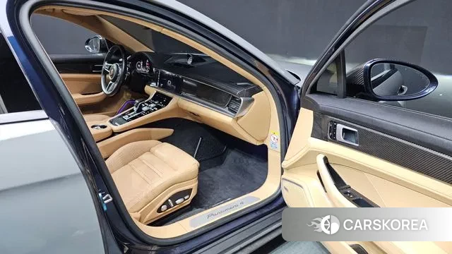 Porsche Panamera (971) 2018 Серебристо-серый из Кореи, фото 2